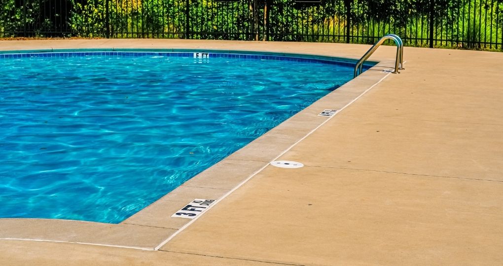 dallage beton piscine