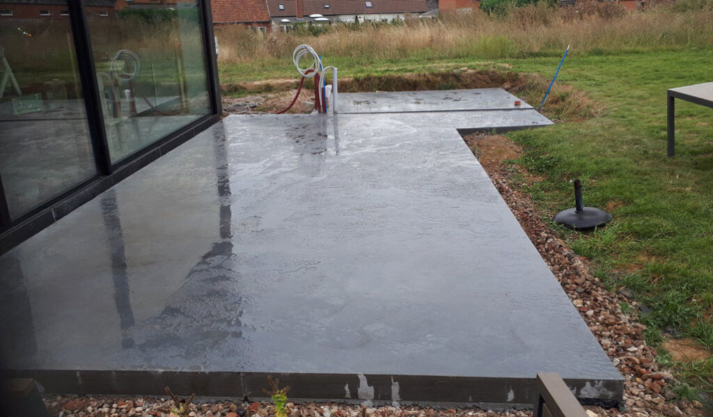 Sol en béton lisse extérieur